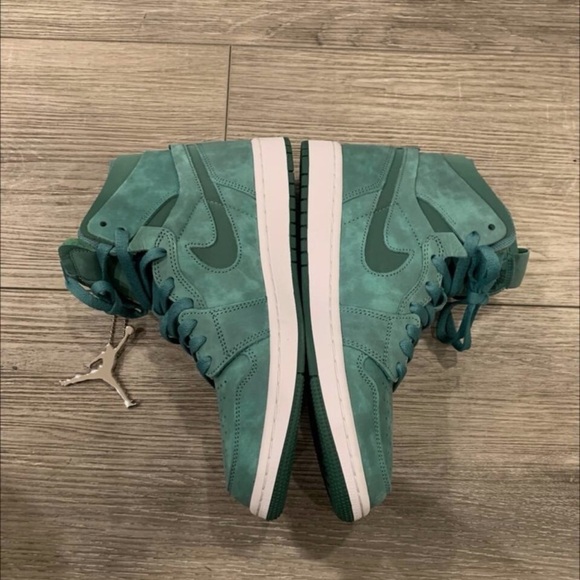 Jordan 1 High Zoom Air CMFT
Emerald Green (Women's) - Picture 9 of 10